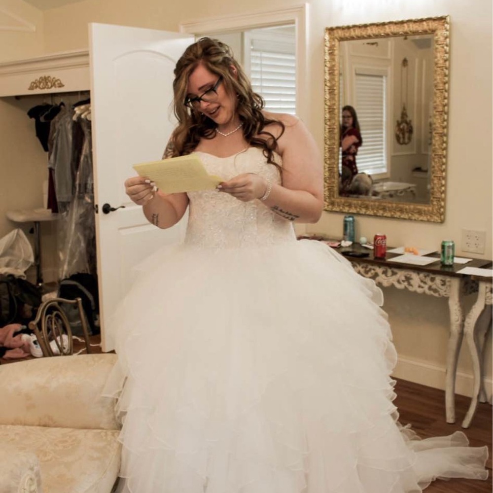 Elegant White Wedding Dress